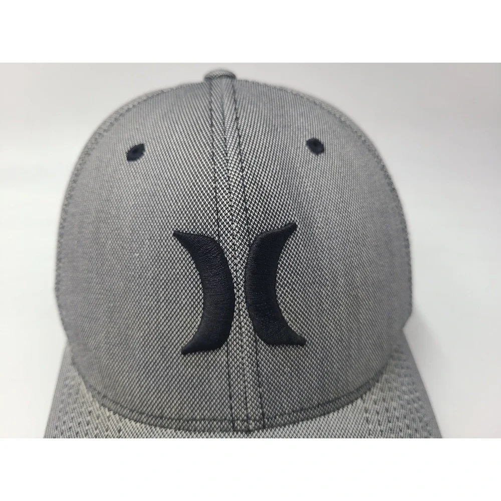 Hurley Flex Fitted (Seems M-L) Hat Cap Surf Skate Skateboard Logo Men Gray Black